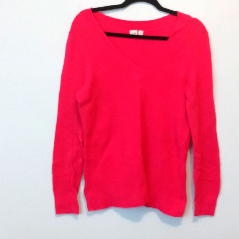 GAP Women's Pink V-Neck Sweater